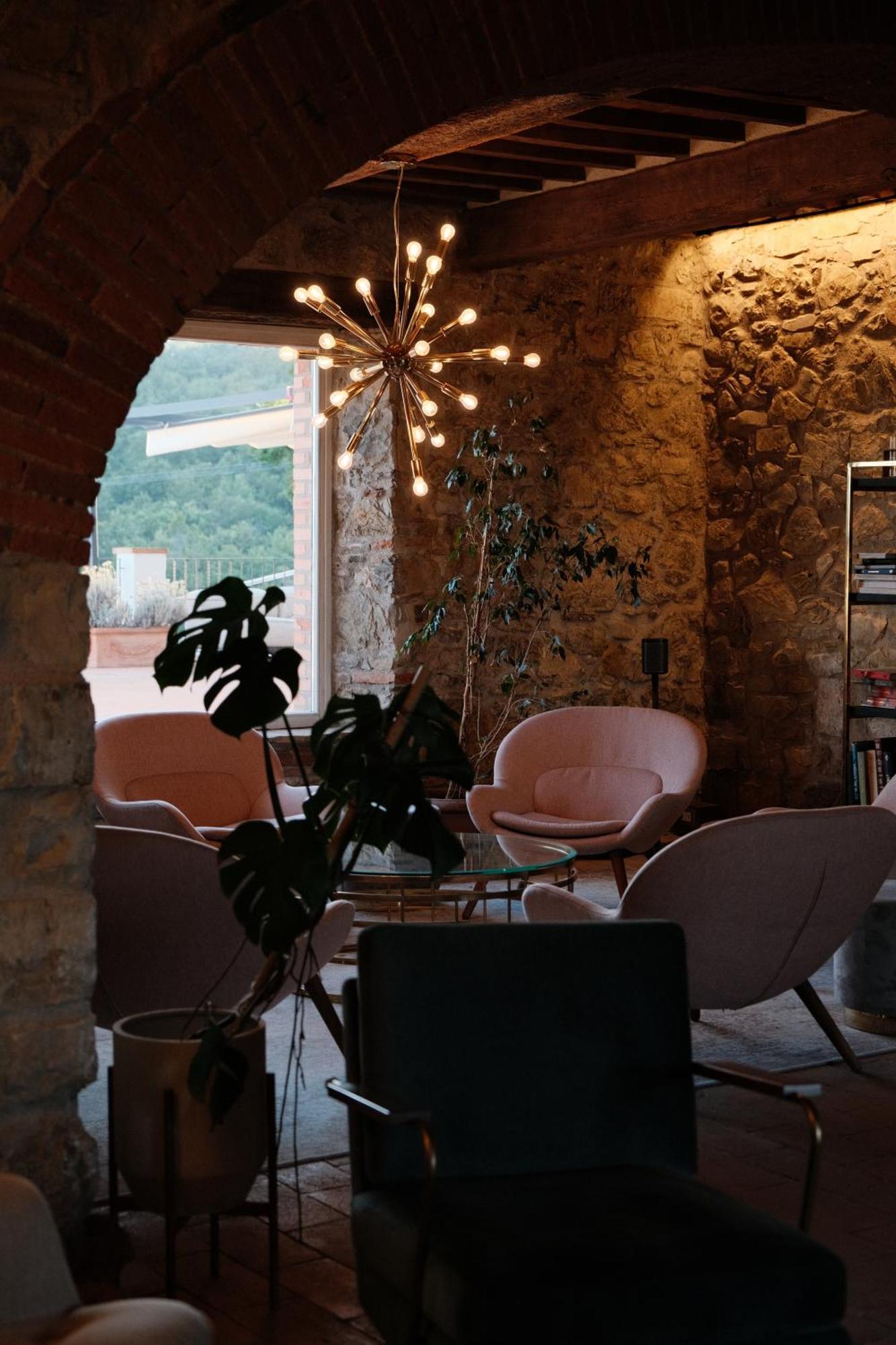 Vin Hotel - Wine Resort And Agriturismo Montieri Bagian luar foto