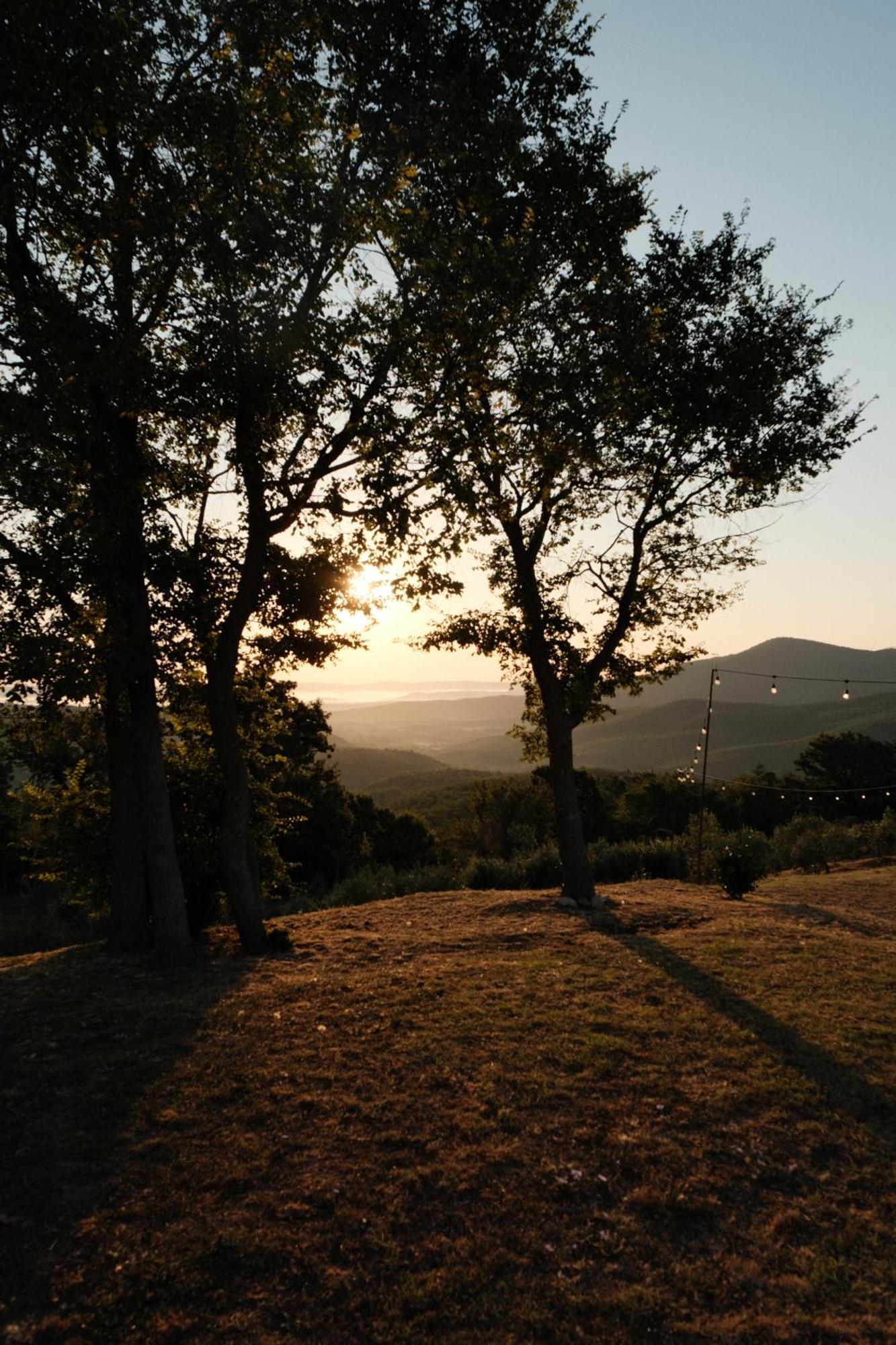 Vin Hotel - Wine Resort And Agriturismo Montieri Bagian luar foto