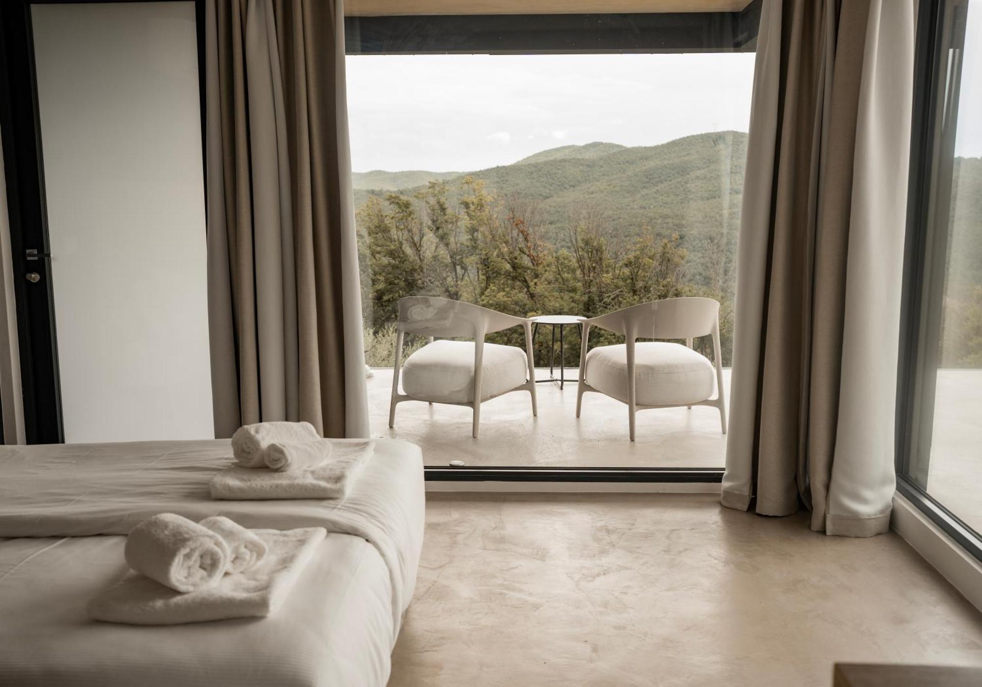 Vin Hotel - Wine Resort And Agriturismo Montieri Bagian luar foto